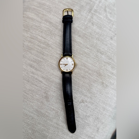COACH Vintage Gold Round Watch - Picture 2 of 9
